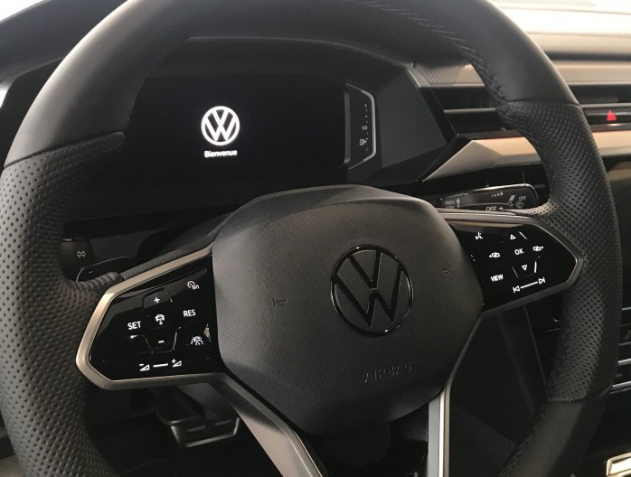 Volkswagen Arteon fastback volant