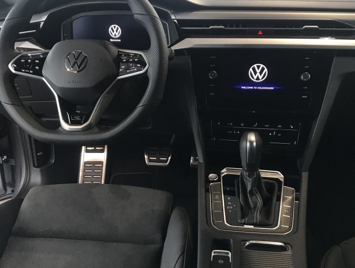 Volkswagen Arteon fastback cockpit