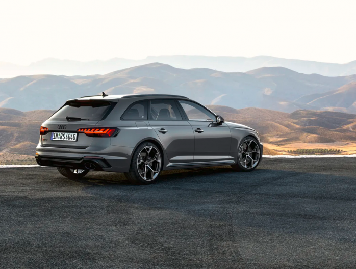 Audi RS4 2022