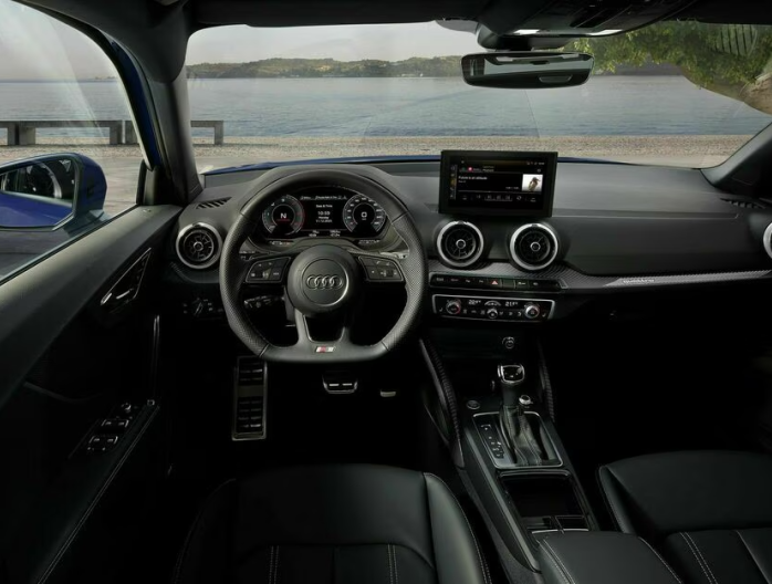 Audi Q2 tableau de bord 2024
