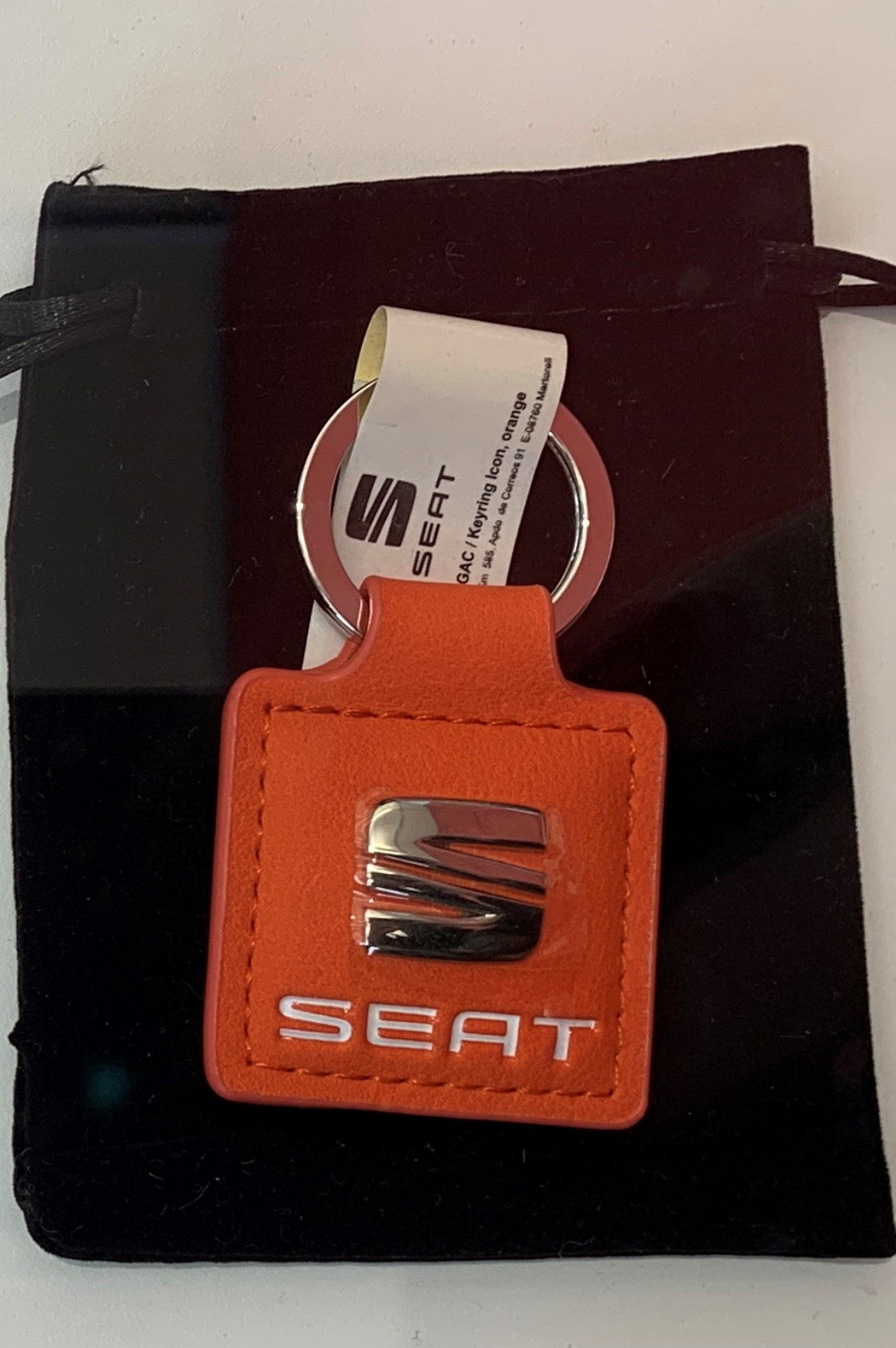 porte clés orange seat.jpg